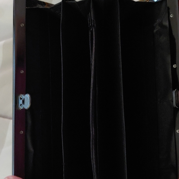 Wallet - Picture 3 of 5